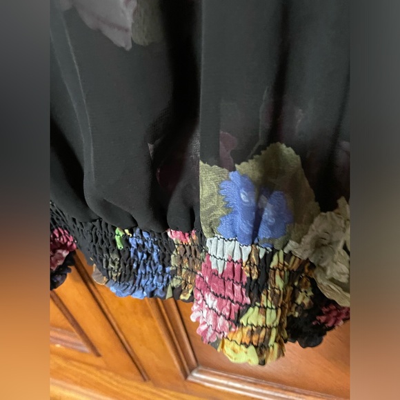 🌺🍃Cold Shoulder Blouse - Picture 8 of 12